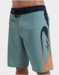 Quiksilver - Mens Surfsilk Holmes 20