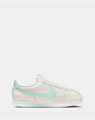Sail, Mint Foam & White