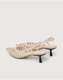 Review - Amira Heel
