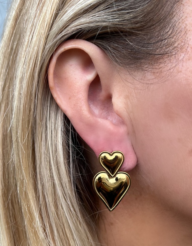 Izoa - Tana Heart Stud Earrings