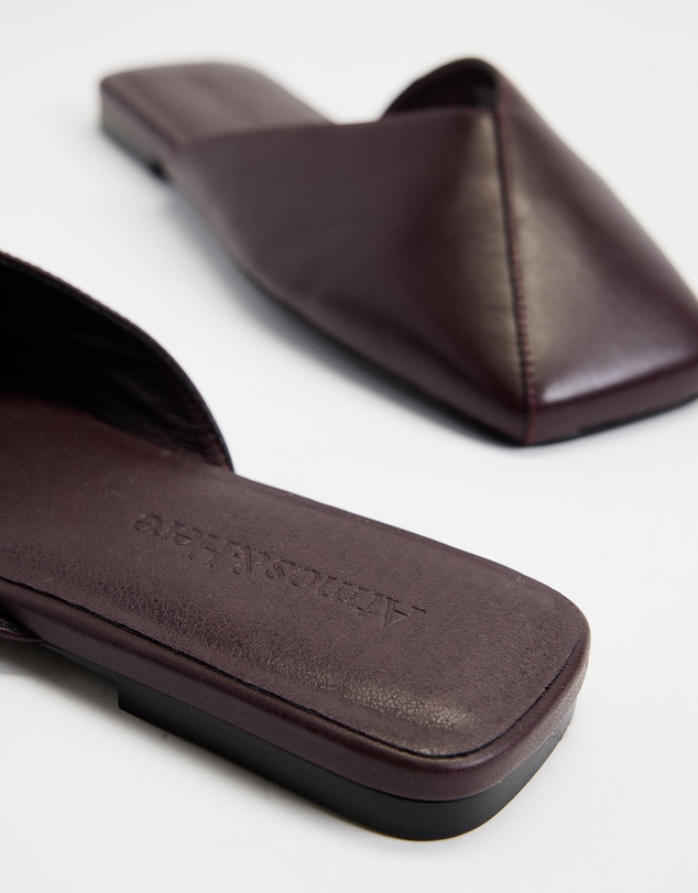 Atmos&Here - Sylvie Square Toe Leather Flats