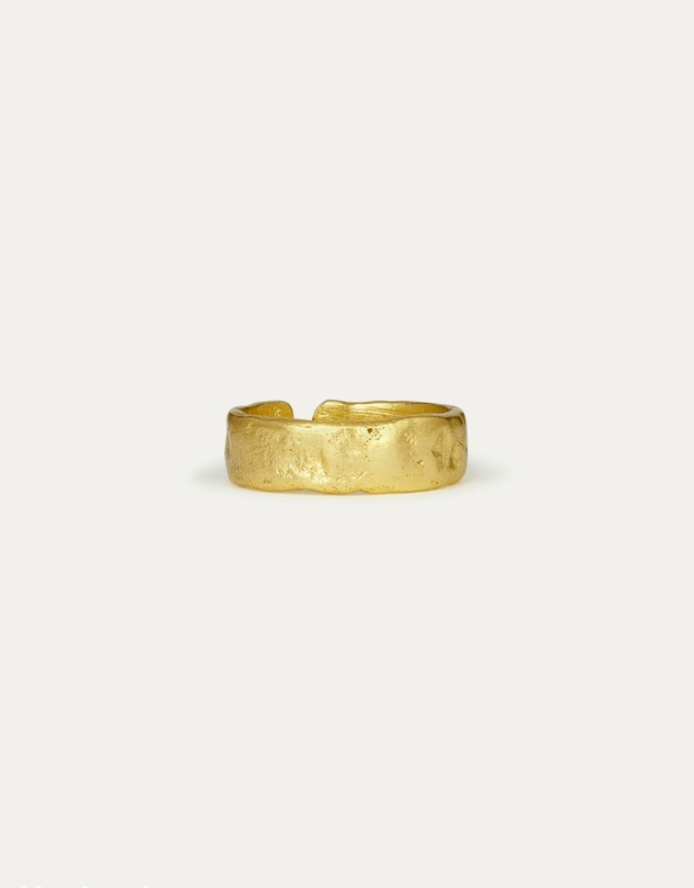 Ottoman Hands - Dela Textured Band Ring