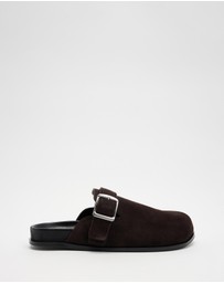 Assembly Label - Farrow Suede Buckle Slides