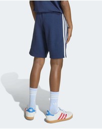 adidas Originals - 3-Stripes Shorts - Teens