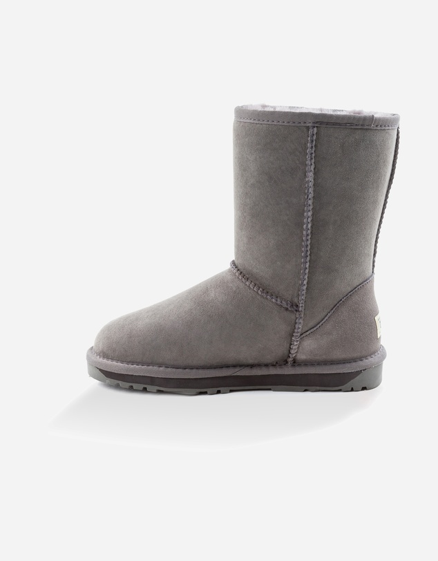 Ozwear Connection Uggs - Ugg Classic Short Boots (Water Resistant)
