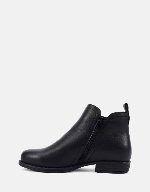 Clarks - Holla Black