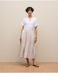 Trenery - Relaxed V Neck T-shirt in White