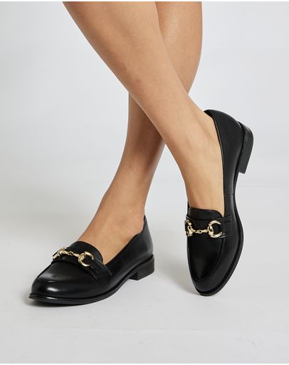BLACK GLOVE