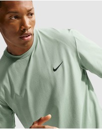 Nike - Hyverse Men's Dri FIT UV Short-Sleeve Versatile Top