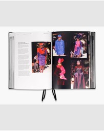 Brumby Sunstate - Givenchy Catwalk