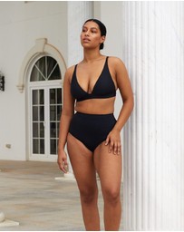 UNE PIECE - Never Say Never Bralette Bikini Top