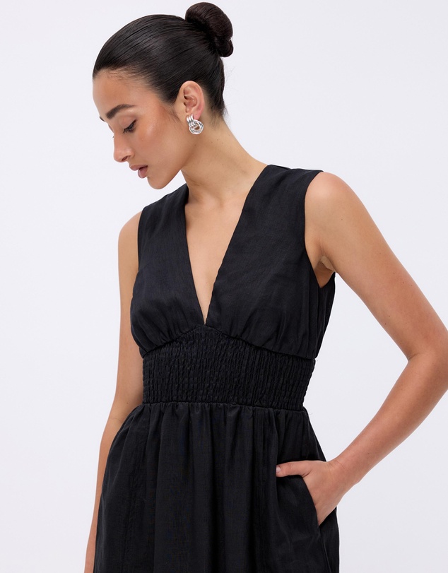 Minima Esenciales - Paloma Shirred Linen Midi Dress