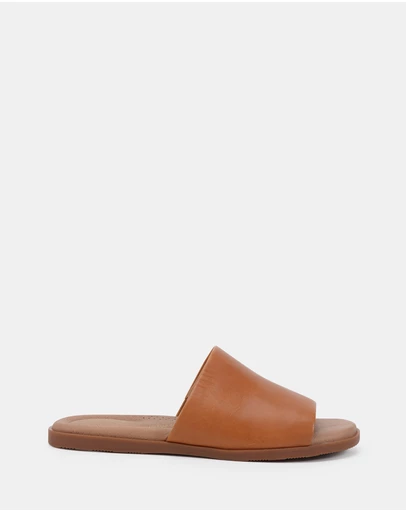 Clarks - June Tan