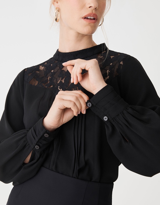 Forcast - Fiora Lace Yoke Blouse