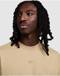 Nike - Sportswear Premium Essential Tee