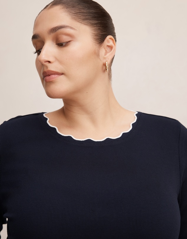 Forever New Curve - Rebecca Curve Scallop Long Sleeves Top