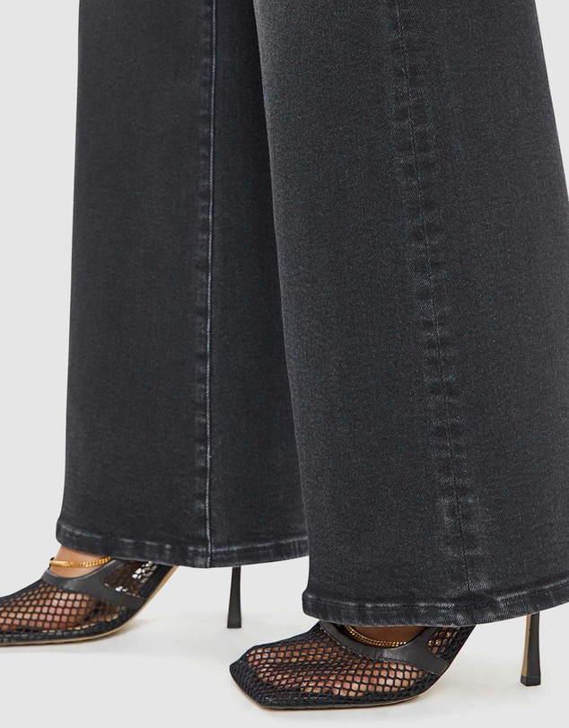 MOTHER - The Hustler Roller Sneak Jeans