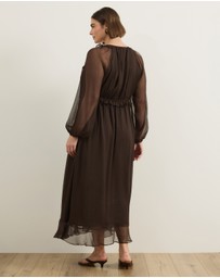 Atmos&Here Curvy - Tyla V-Neck Boho Midi Dress With Ruffle Detail