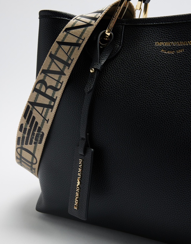 Emporio Armani - Shopping M St. Cervo
