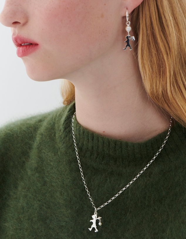 Karen Walker - Girl with a Pearl Necklace