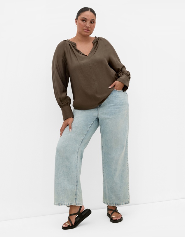 City Chic - Felicity Relaxed V Neck Shirt
