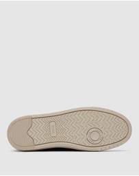 TOMS - TRVL Lite London