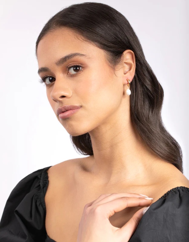 Lovisa - Gold Freshwater Pearl Drop Huggie Earrings