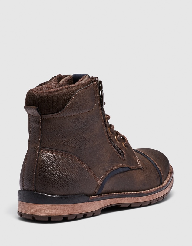 Uncut - Marlboro Boots