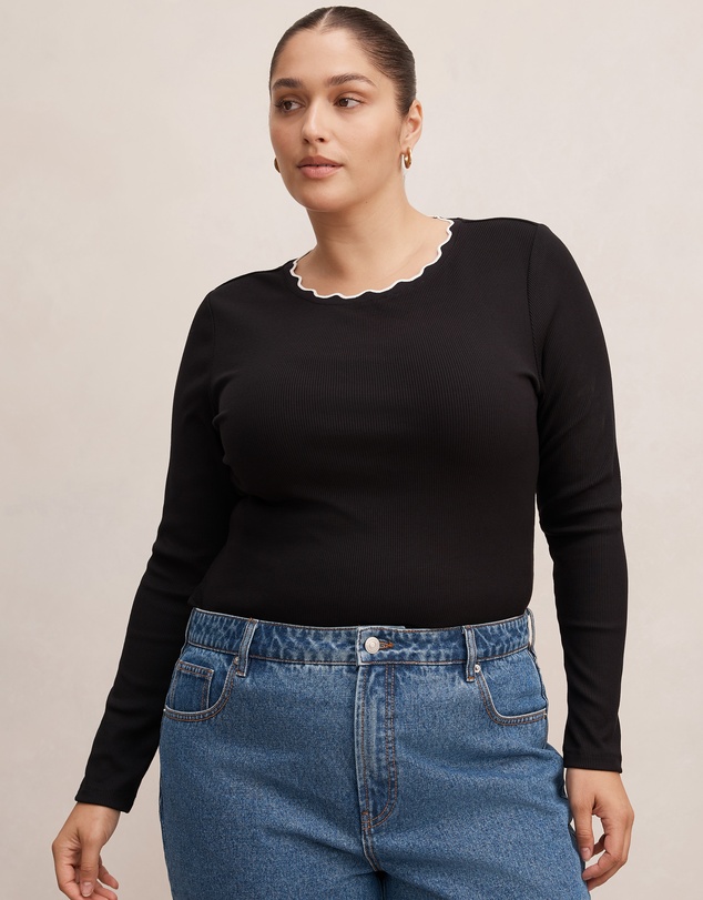 Forever New Curve - Rebecca Curve Scallop Long Sleeves Top