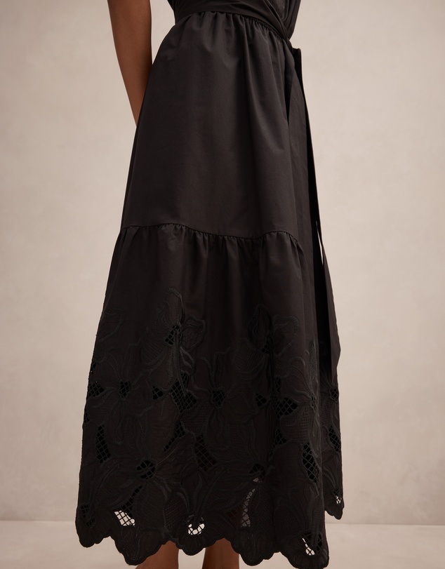 Forever New Petite - Dahlia Petite Embroidered Midi Dress