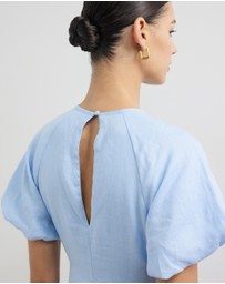 Minima Esenciales - Paityn Linen Maxi Dress