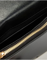 Calvin Klein - CK Curved Wallet on Chain