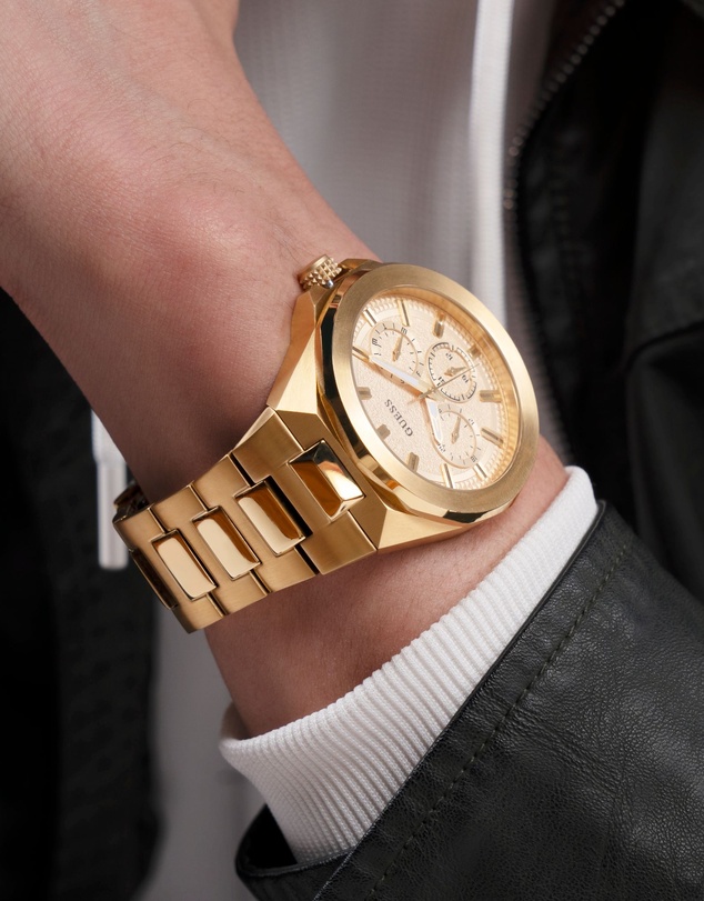 GUESS - Gold-Tone Multi-function Men's Watch with 46mm Champagne Dial