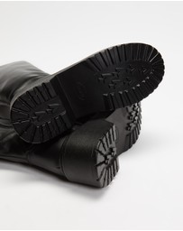 ROC Boots Australia - Troupe