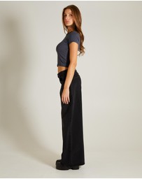 General Pants Co. Basics - Slinky Fitted T-Shirt