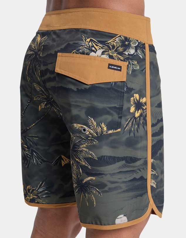 Quiksilver - Mens Surfsilk Scallop 18