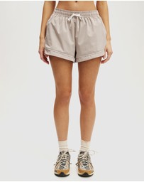 Cotton On Body Active - Woven Curved Hem Shorts