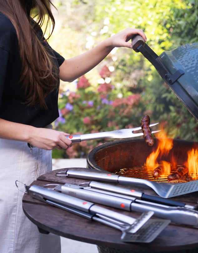 Joseph Joseph - GrillOut™ BBQ Fork with Retractable Head