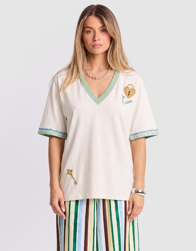 MAKU - Love Lock V-Neck Tee