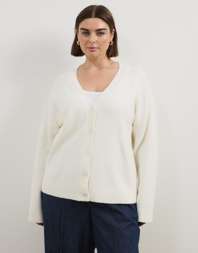 Atmos&Here Curvy - Tiana Fluffy Knit Cardigan