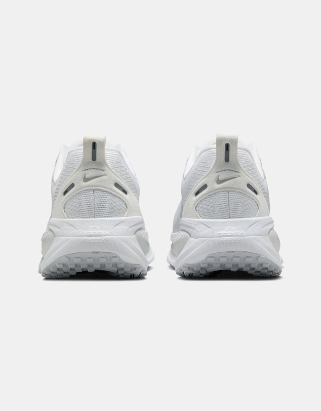Nike - Vomero 18 - Women's