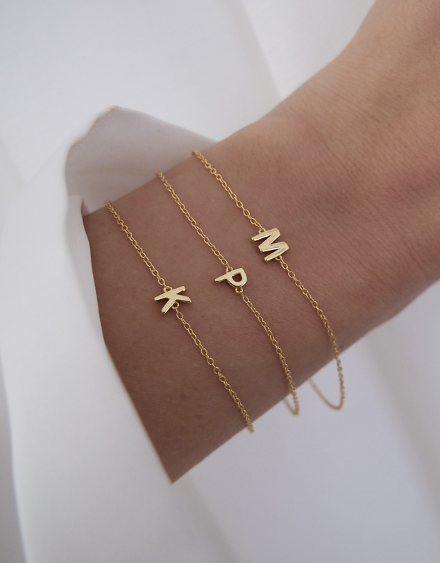 The Silver Collective - Petite A-Z Letter Bracelet - R