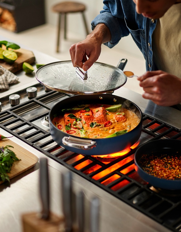 Joseph Joseph - Space Non-stick Saute Pan with Folding Handles and Lid - 28 cm