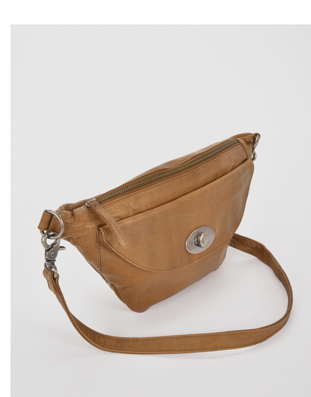 Cobb & Co - Dickson Leather Crossbody Bag