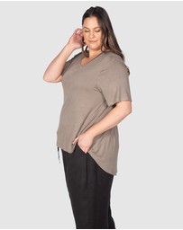 Love Your Wardrobe - Kelly Dipped Hem T-shirt