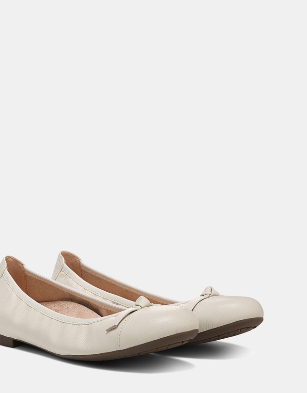 Vionic - Amorie Ballet Flat - Cream Wavy