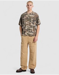 GUESS Originals - GUESS Originals Camouflage Boxy Pocket T-Shirt