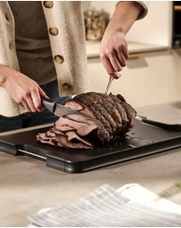 Joseph Joseph - Cut&Carve™ Plus Extra-Large Multi-function Chopping Board (Black)