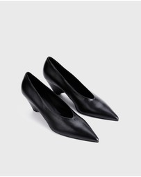 Bassike - Point Toe Pump