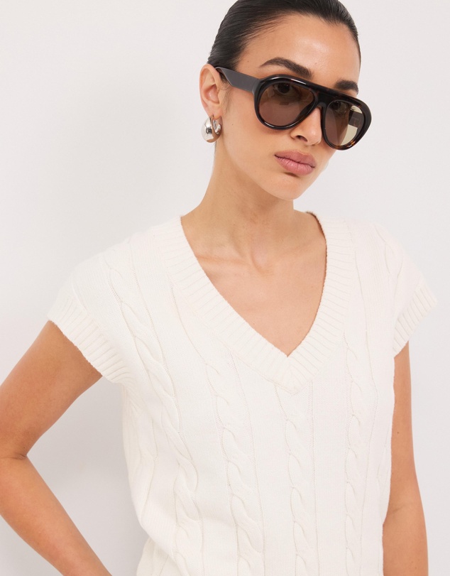 Calli - Leo Wool Blend Cable Knit Vest